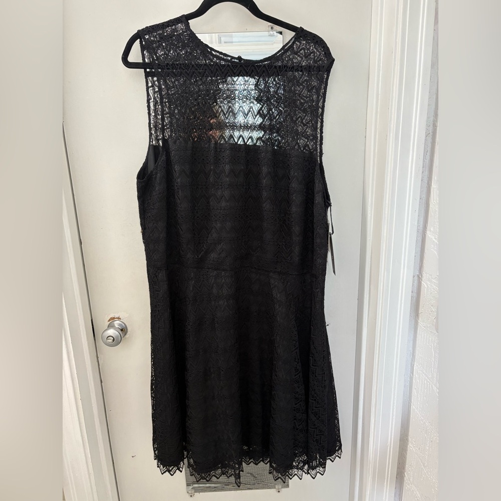 BB Dakota Black Lace Midi Dress